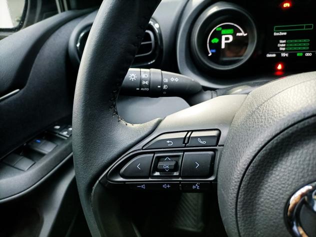 Toyota Yaris 1.5 HYBRID 95CV E-CVT AUTOMATIC HB TREND (TEAM DEUTSCHLAND) - FULL LED NAV CARPLAY CLIMA CAMERA CERC - Foto 8