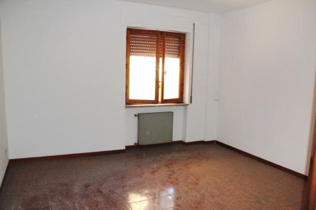 Orvieto scalo - Vendesi appartamento con balcone e garage.