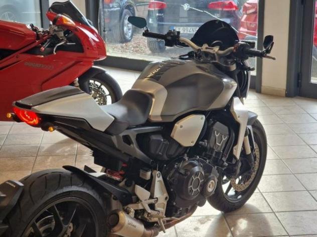 HONDA CB1000R 18.386KM 2019 FINAZ PERMUTA - Foto 9