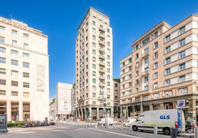 Appartamento di 280 m² con 5 locali in affitto a Milano
