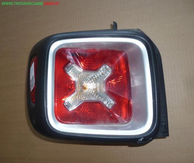 FANALE POST. S. 52060588 ROTTURA LATERALE CORNICE ARGENTO (Pic.R.tt. lat)  Parti elettriche  Fanaleria  Fanali  Fanale post. sx. JEEP - RENEGADE - 01-