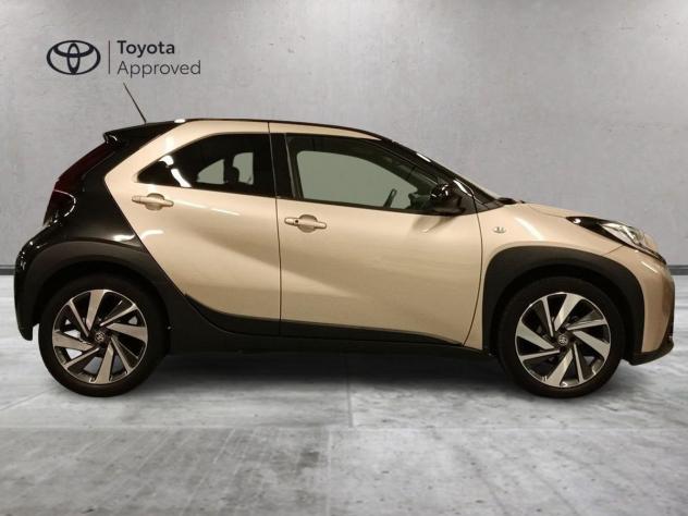 Toyota Aygo X 1.0B (72 CV) Lounge S-CVT - Foto 4
