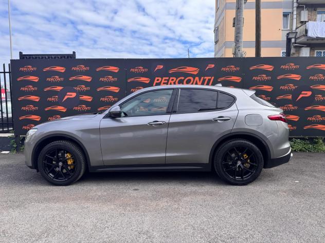 Alfa Romeo Stelvio 2.2 Turbodiesel 210 CV AT8 Q4 Executive - Foto 4