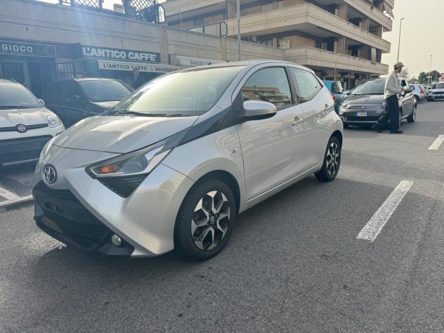 Toyota Aygo Connect 1.0 VVT-i 72 CV 5 porte x-play LED NAVI KAMERA PDC BLUETOOTH CERCHI 16 - Foto 3