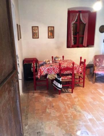 Orvieto - Vendesi casale con terreno a circa 15 chilometri da Orvieto. - Foto 5