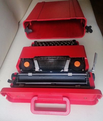 Olivetti Valentine macchina per scrivere portatile
