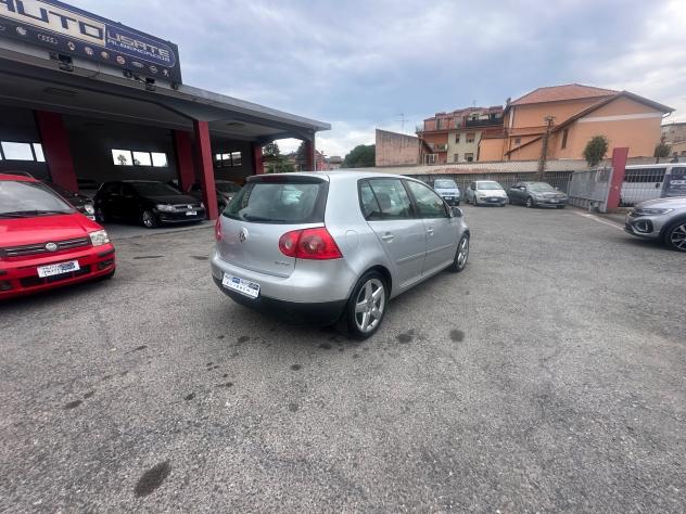 Volkswagen Golf 1.6 16V FSI 5p. Sportline - Foto 5