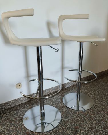 Sgabelli di design Colico GEO bianchi