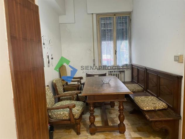 Viale Mazzini, grande appartamento con ingresso al piano terreno con posto auto e terrazzo esclusivo. . - Foto 3