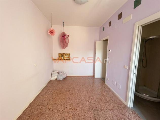 CASA SEMINDIPENDENTE IN CORTE – IDEALE PER INVESTIMENTO O PIÙ NUCLEI FAMILIARI - Foto 8