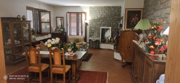 Poppi villa centrale mq. 350 €.780000