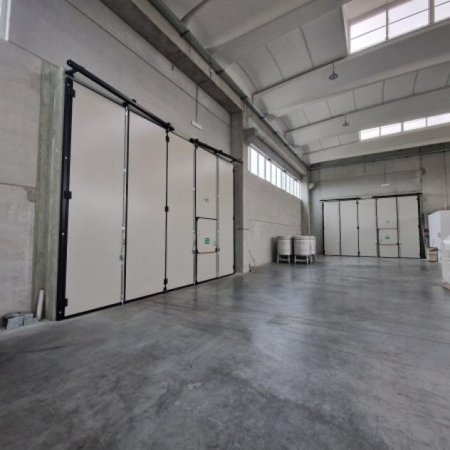 Immobile di 1200 m² con 4 locali in affitto a Pogliano Milanese - Foto 9