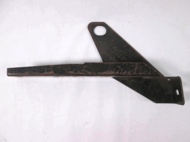 155322 STAFFA SUPPORTO PARAURTI POSTERIORE SINISTRO FIAT 127 0.9 B (TERZA SERIE) RICAMBIO NUOVO