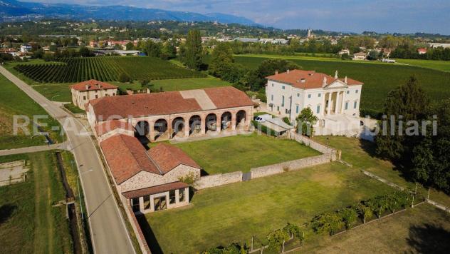 SARCEDO - Villa Capra | Casa Isolata e Barchessa con portico ad archi, terreno e corti