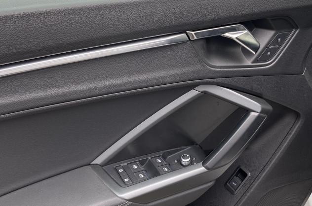 Audi Q3 SPB S Line interno ed esterno 2.0 TDI 200CV S-Tronic quattro 40 - Foto 9