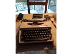 VENDO MACCHINA DA SCRIVERE  PORTATILE TIPPA TRIUMPH  VINTAGE