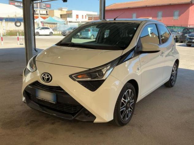 TOYOTA Aygo Connect 1.0 VVT-i 72 CV 5 porte x-play rif. 24181183