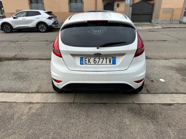 Ford Fiesta 1.4 TDCi 70CV 3 porte Titanium - Foto 5