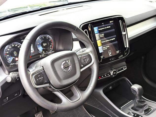 Volvo XC40 XC40 T2 Momentum - Foto 7