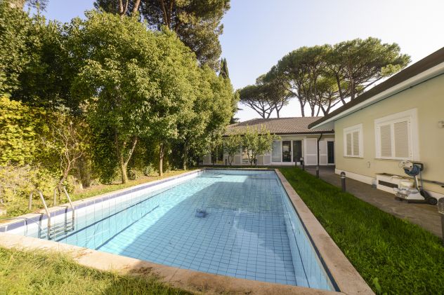 Esclusiva proprietà di 900 mq con Parco e Piscina - Foto 3