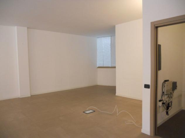 Immobile di 92 m² con 1 locale in affitto a Pero - Foto 7