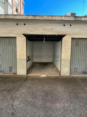 Box auto singolo in corso Siracusa