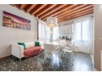 Appartamento di 100 m² con 4 locali in vendita a Venezia
