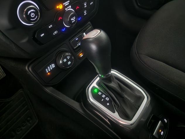 Jeep Renegade 4Xe 190CV Limited 2022 - Foto 8