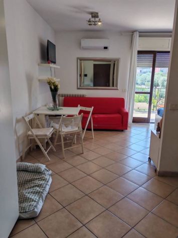 FIANO ROMANO MONOLOCALE CON BALCONE E POSTO AUTO - Foto 3