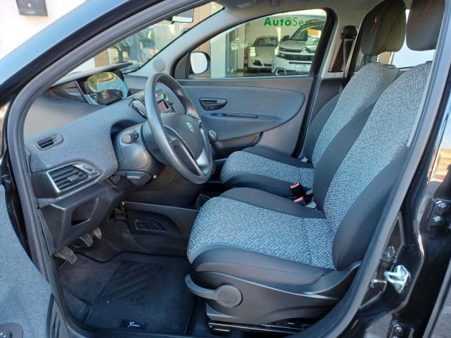 Lancia Ypsilon 1.0 Hybrid 70cv - Foto 4