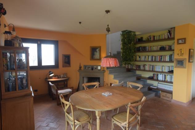 Orvieto - Vendesi abitazione indipendente su più livelli con terrazza e giardino in posizione tranquilla e panoramica nel circondario di Orvieto. CON - Foto 2