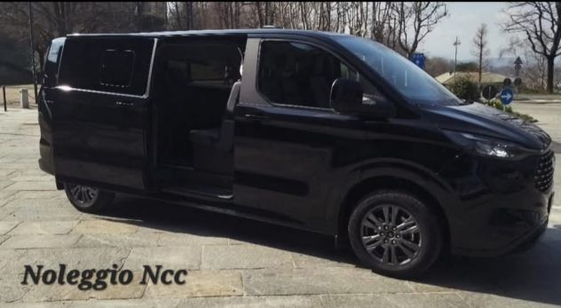 LIMOUSINE NOLEGGIO E MINI VANN 8 POSTI - Foto 4