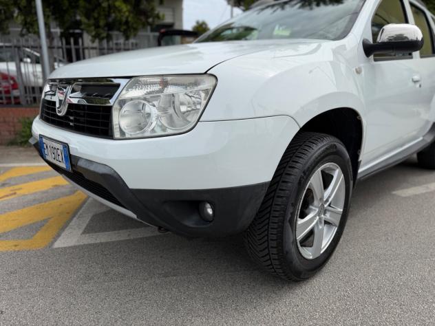 Dacia Duster 1.6 110CV 4x2 Laurte NEOPATENTATI - Foto 5