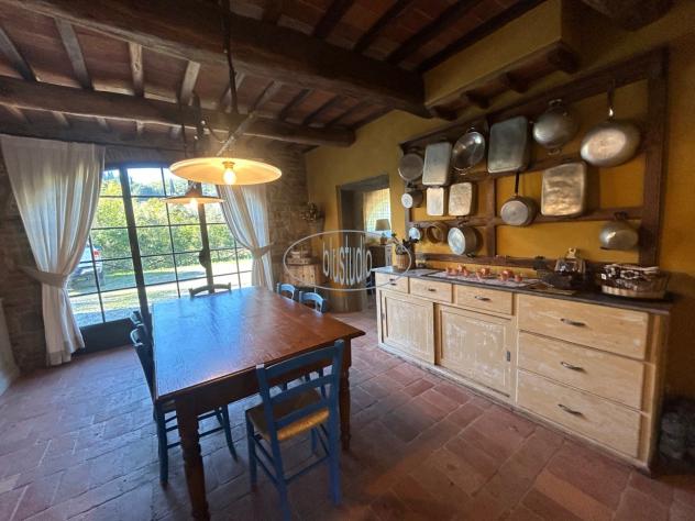 CASALE di 15 vani e di 491 mq (FIGLINE E INCISA VALDARNO - LOCALITA' BADIA MONTESCALARI) rif. V-2178 - Foto 18