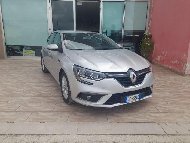 RENAULT - Mégane - Sporter Blue dCi 115CV EDC Bus. - Foto 3