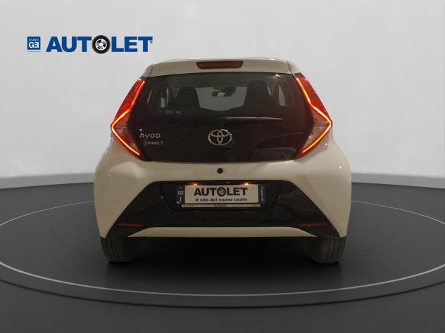 Toyota Aygo Connect 1.0 VVT-i 72 CV 5 porte x-play - Foto 6