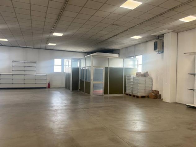 Immobile di 1000 m² con 3 locali in affitto a Brescia - Foto 18