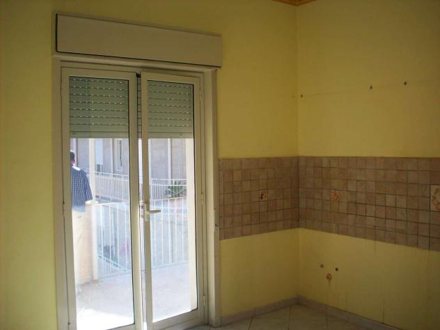 V000403 - VENDESI APPARTAMENTO AL 2° PIANO DI 110 MQ - Foto 3