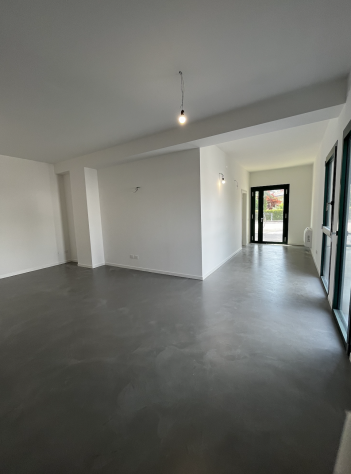Ufficio ristrutturato fronte strada