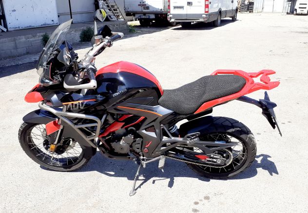 Moto Zontes 310 ZT con 20.000 km anno 2022