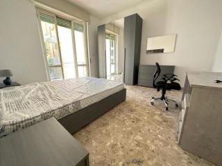 Stanza in appartamento in affitto a Caserta