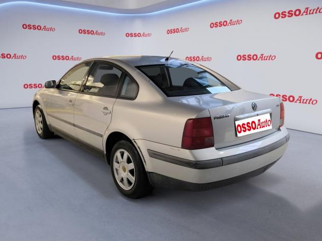 Volkswagen Passat 1.8 BENZINA 150 HP COME STA E GIACE COMMERCIANTI - Foto 4