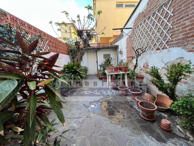 CASA INDIPENDENTE di 10 vani e di 192 mq (VIAREGGIO - Viareggio) rif. A732 - Foto 17