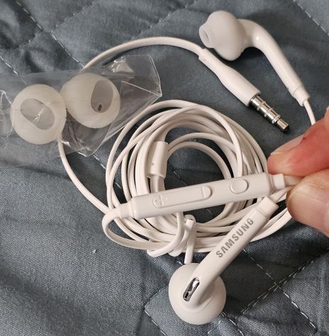 Samsung auricolari stereo a filo con pulsanti di controllo, con presa mini jack - Foto 7