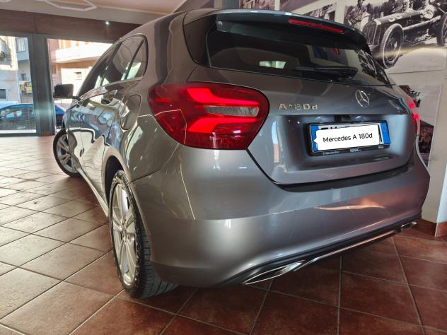 Mercedes-benz A 180 d Sport 1.5 diesel 110CV - Foto 6