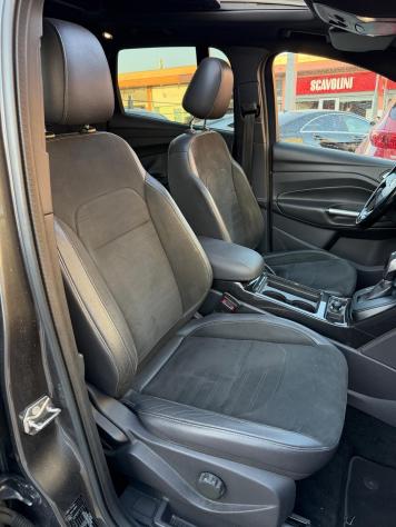 Ford Kuga 2.0 TDCI 150 CV S&S 4WD Powershift ST-Line - Foto 10