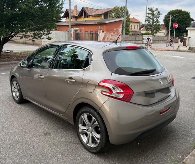 Peugeot 208 1.4 HDi 68 CV 5 porte Access - Foto 5