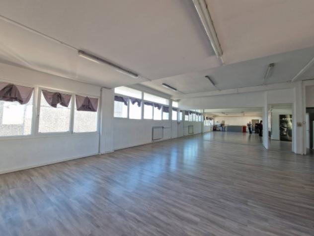 Immobile di 2545 m² con più di 5 locali in vendita a Lainate - Foto 9