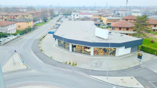 Immobile di 1091 m² con 5 locali in vendita a Bagnolo Mella