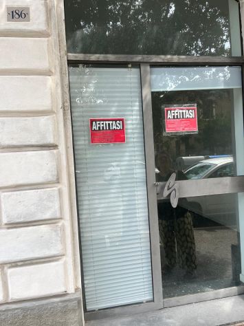 LOC. Commerciale Cat: C1 e C3 nel Viale più servito e commercializzato di SIENA - Foto 3